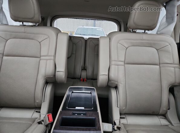 5LM5J7XC5LGL34234 2020 LINCOLN AVIATOR White Widok tylnych siedzeń