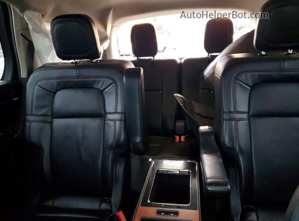 5LM5J7XC6LGL10976 2020 LINCOLN AVIATOR Charcoal Rear seats view