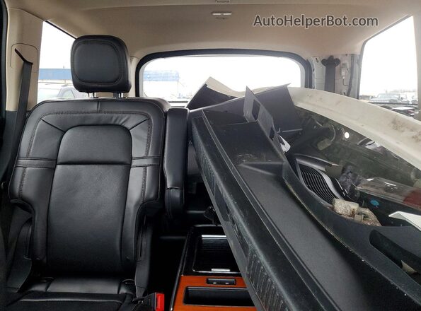 5LM5J7XC9LGL07697 2020 LINCOLN AVIATOR White უკანა სავარძლების ხედი