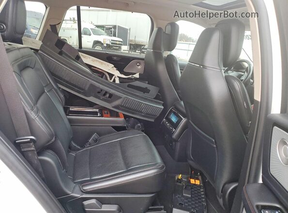 5LM5J7XC9LGL07697 2020 LINCOLN AVIATOR White უკანა სალონის ხედი