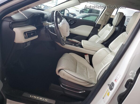 5LM5J9XC0LGL02013 2020 LINCOLN AVIATOR White Front interior view