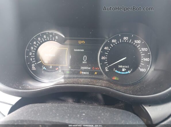 5LMCJ1C90JUL31173 2018 LINCOLN MKC Silver უკანა სავარძლების ხედი