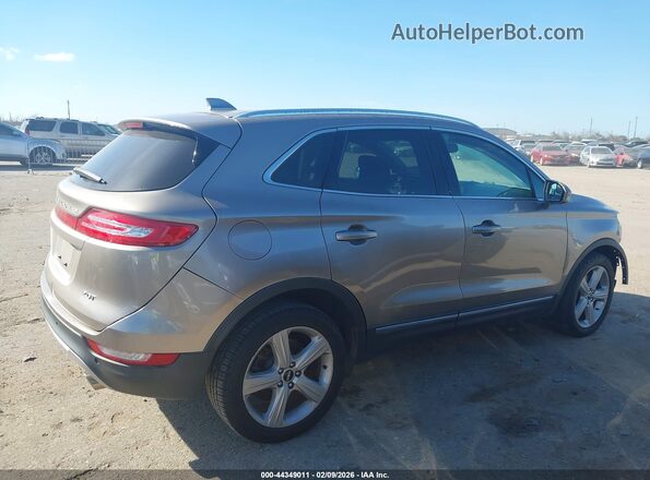 5LMCJ1C91JUL33014 2018 LINCOLN MKC Tan უკანა სალონის ხედი