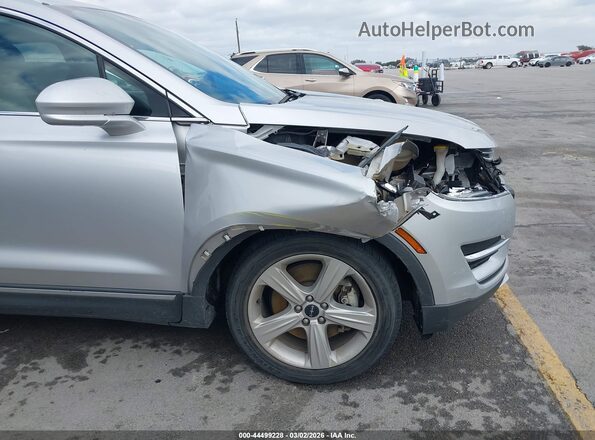 5LMCJ1C92HUL09637 2017 LINCOLN MKC Silver Front view