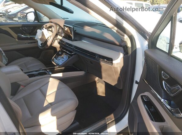5LMCJ1C99MUL24839 2021 LINCOLN CORSAIR White Front interior view
