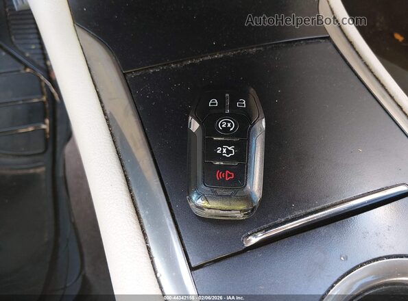 5LMCJ2C9XGUJ19699 2016 LINCOLN MKC Red Вид панелі приладів