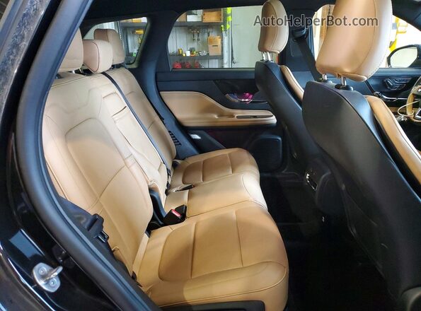 5LMCJ2D93NUL00946 2022 LINCOLN CORSAIR Black Widok wnętrza z tyłu