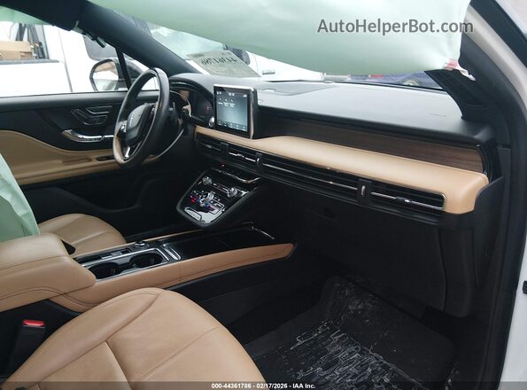 5LMCJ2D94MUL25319 2021 LINCOLN CORSAIR White Front interior view