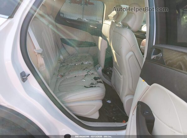 5LMCJ3C96KUL07828 2019 LINCOLN MKC White VIN sticker view