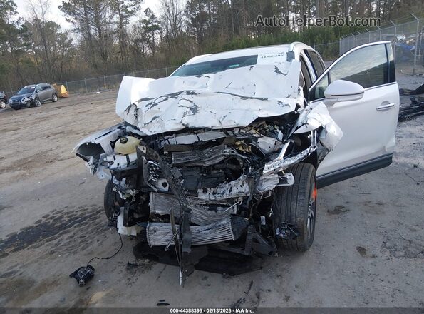 5LMCJ3C96KUL07828 2019 LINCOLN MKC White Front view