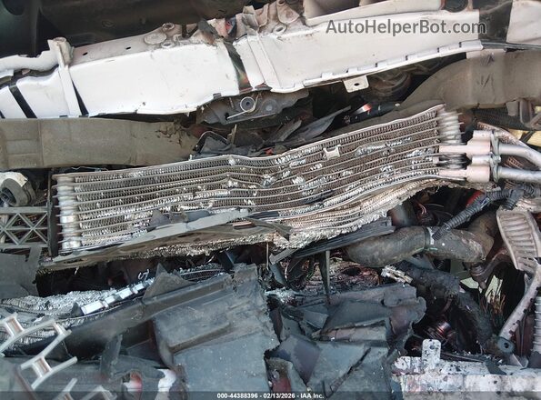 5LMCJ3C96KUL07828 2019 LINCOLN MKC White Rear view