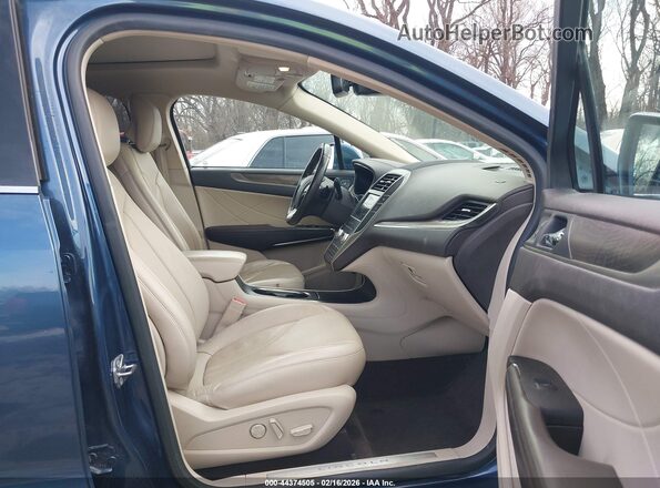 5LMCJ3D91JUL08768 2018 LINCOLN MKC Blue Widok wnętrza z przodu