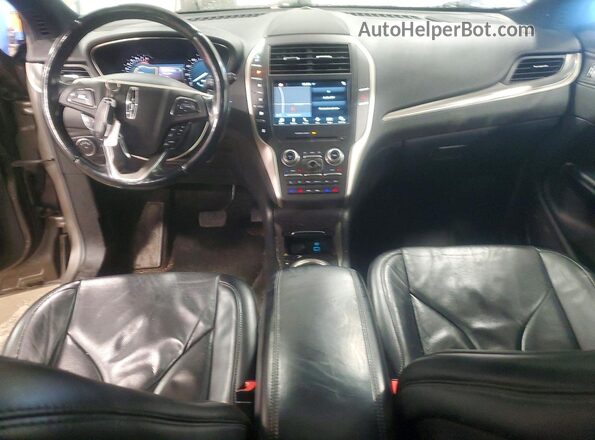 5LMCJ3D92GUJ12654 2016 LINCOLN MKC Tan Vista del salpicadero