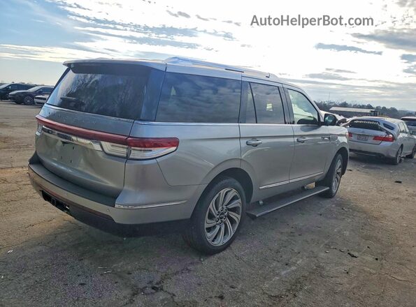 5LMJJ2KT0NEL10155 2022 LINCOLN NAVIGATOR Серебряный Задняя правая четверть