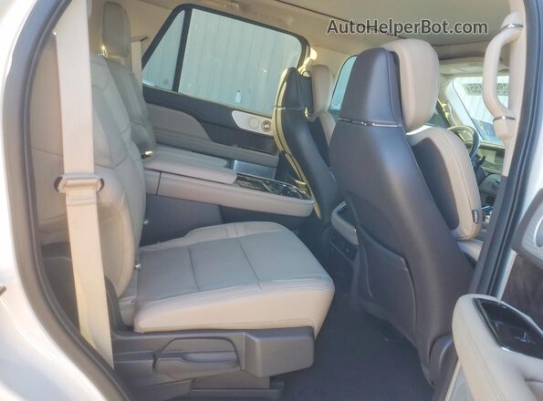 5LMJJ2LG1PEL10699 2023 LINCOLN NAVIGATOR White Vista interior trasera