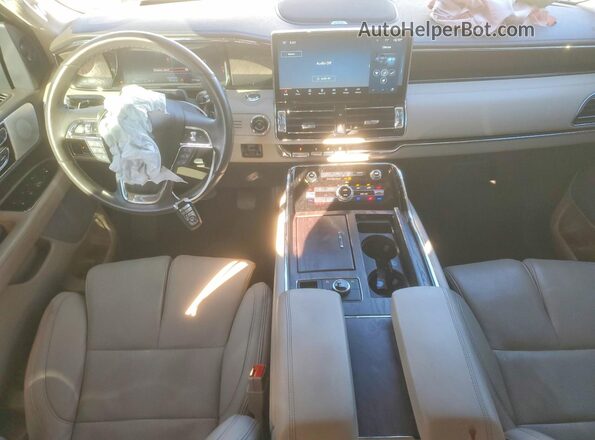 5LMJJ2LG1PEL10699 2023 LINCOLN NAVIGATOR White Vista del salpicadero