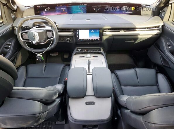 5LMJJ2LG4SEL12200 2025 LINCOLN NAVIGATOR Белый Вид панели приборов