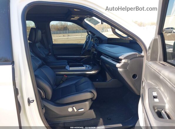 5LMJJ2LG5SEL00959 2025 LINCOLN NAVIGATOR White Widok wnętrza z przodu