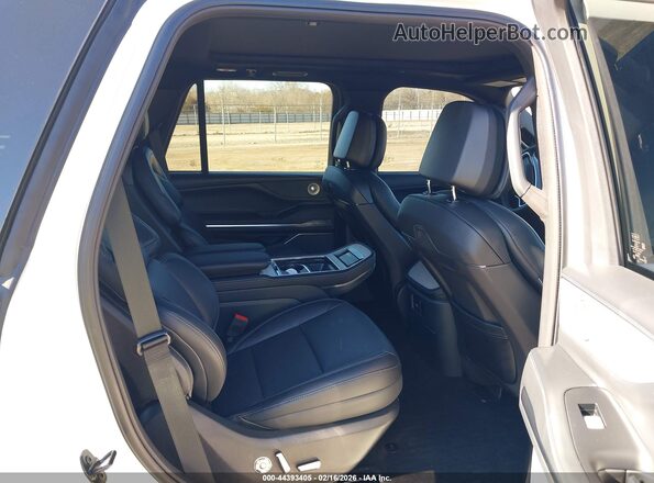 5LMJJ2LG5SEL00959 2025 LINCOLN NAVIGATOR White Widok naklejki z numerem VIN