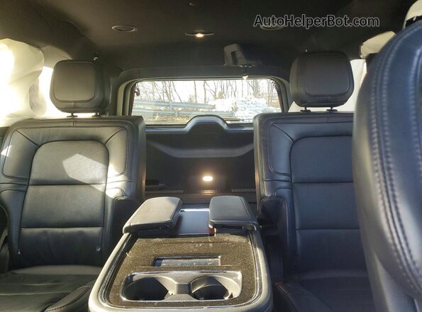 5LMJJ2LT0NEL10767 2022 LINCOLN NAVIGATOR Черный Вид задних сидений