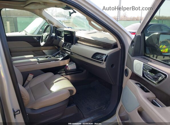 5LMJJ2LT6NEL05024 2022 LINCOLN NAVIGATOR Белый Вид салона спереди