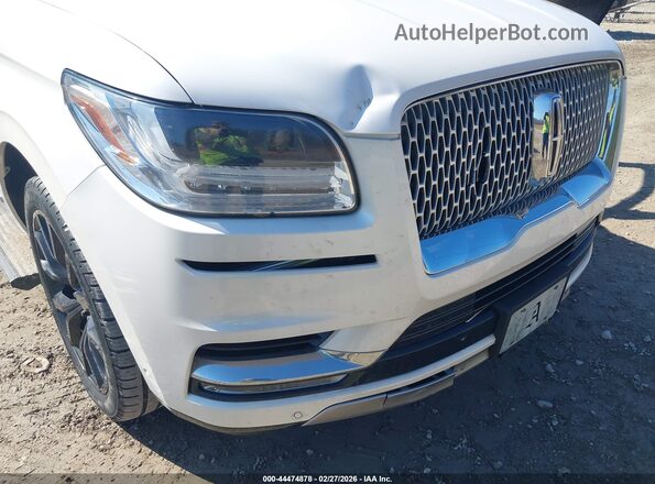 5LMJJ2LT7JEL07004 2018 LINCOLN NAVIGATOR Белый Вид спереди