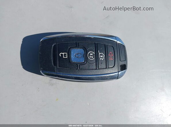 5LMJJ2LT7JEL07004 2018 LINCOLN NAVIGATOR Белый Вид панели приборов
