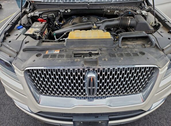 5LMJJ2LT7JEL13238 2018 LINCOLN NAVIGATOR White Vista del compartimento del motor