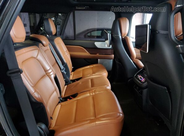 5LMJJ2LT8LEL23408 2020 LINCOLN NAVIGATOR Black Widok wnętrza z tyłu