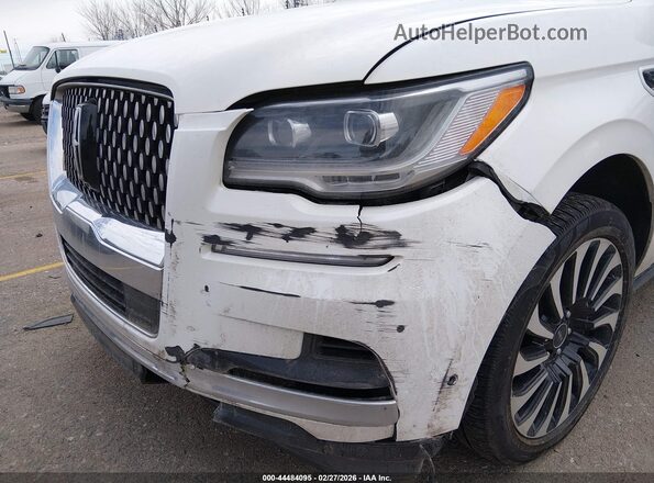 5LMJJ2TT5NEL07914 2022 LINCOLN NAVIGATOR White Widok z przodu