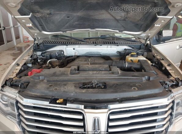 5LMJJ3JT2HEL02845 2017 LINCOLN NAVIGATOR L Beige Widok z tyłu