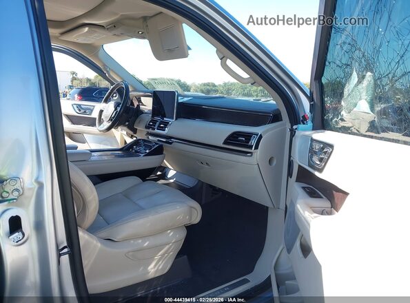 5LMJJ3KT7MEL18239 2021 LINCOLN NAVIGATOR Серебряный Вид салона спереди