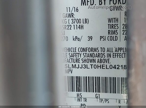 5LMJJ3LT0HEL04218 2017 LINCOLN NAVIGATOR L Pewter Widok komory silnika