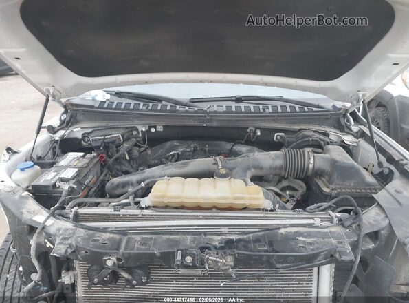 5LMJJ3LT2KEL00677 2019 LINCOLN NAVIGATOR L White Widok z tyłu
