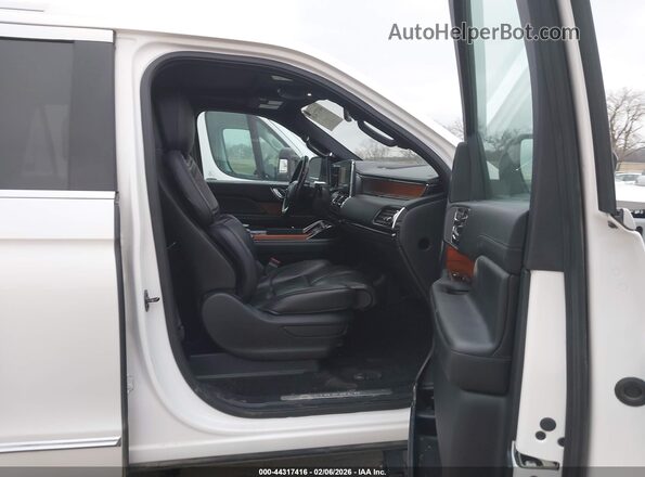 5LMJJ3LT2KEL00677 2019 LINCOLN NAVIGATOR L White Widok wnętrza z przodu