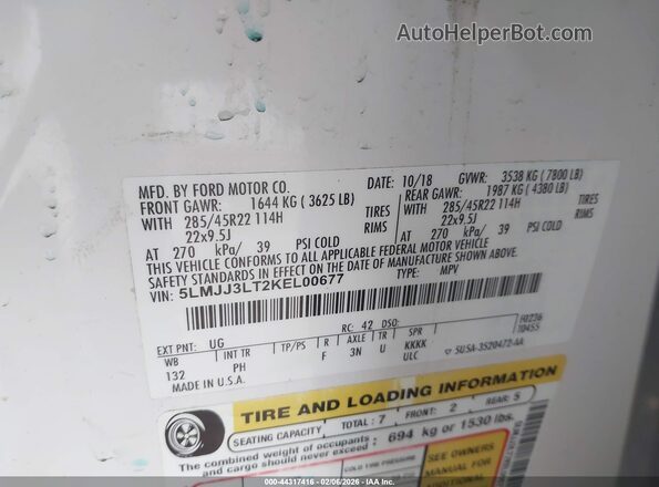 5LMJJ3LT2KEL00677 2019 LINCOLN NAVIGATOR L White Widok komory silnika