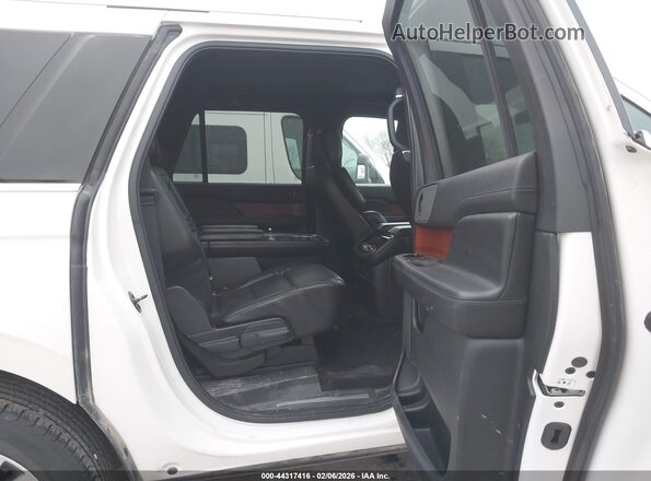 5LMJJ3LT2KEL00677 2019 LINCOLN NAVIGATOR L White Widok naklejki z numerem VIN