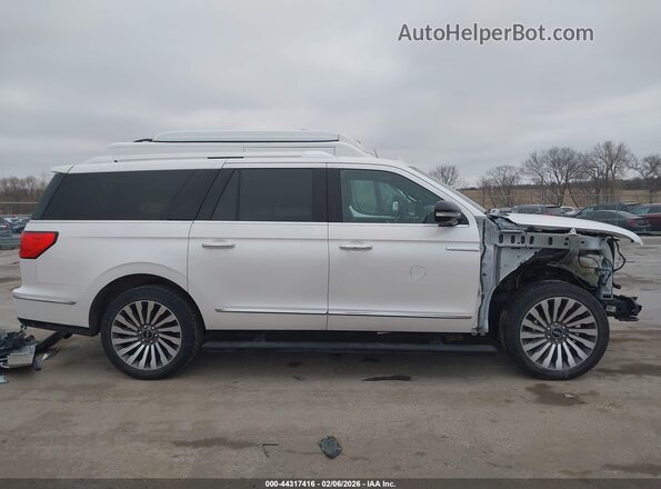 5LMJJ3LT2KEL00677 2019 LINCOLN NAVIGATOR L White Widok wnętrza z tyłu