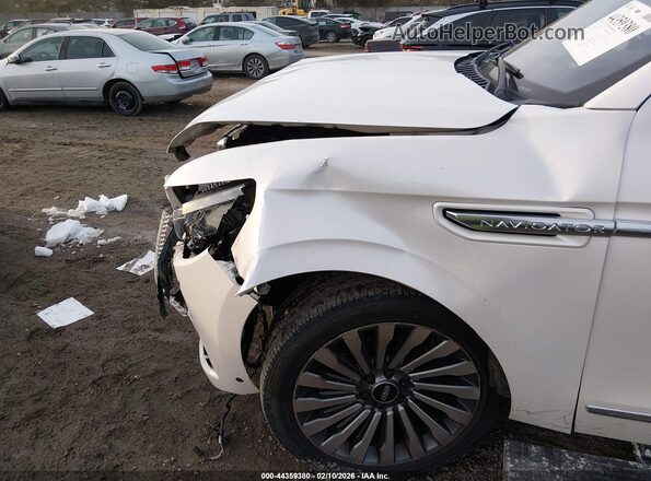 5LMJJ3LT7JEL09972 2018 LINCOLN NAVIGATOR L White Вид спереду