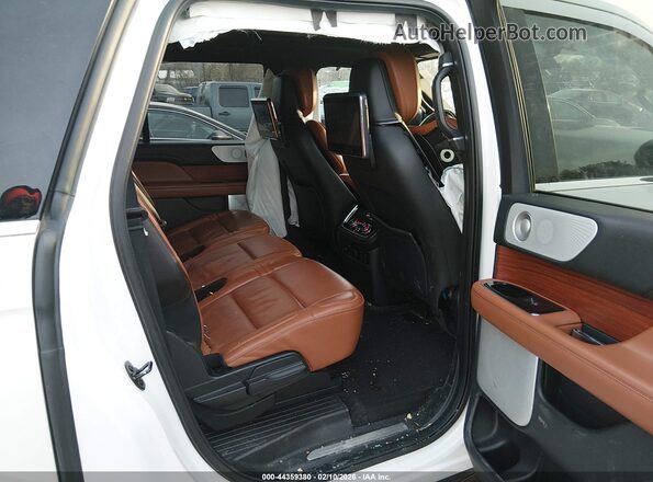 5LMJJ3LT7JEL09972 2018 LINCOLN NAVIGATOR L White Вид наклейки з VIN-кодом