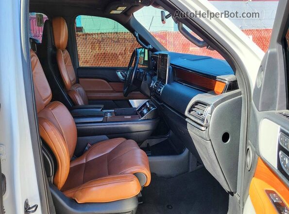 5LMJJ3LT8LEL10177 2020 LINCOLN NAVIGATOR White Вид ззаду
