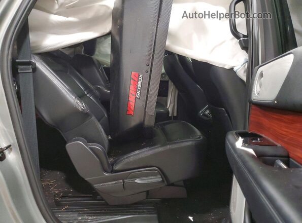 5LMJJ3LT9LEL17851 2020 LINCOLN NAVIGATOR Gray Rear interior view