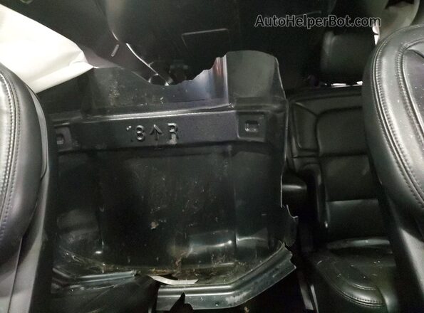 5LMJJ3LT9LEL17851 2020 LINCOLN NAVIGATOR Gray Rear seats view