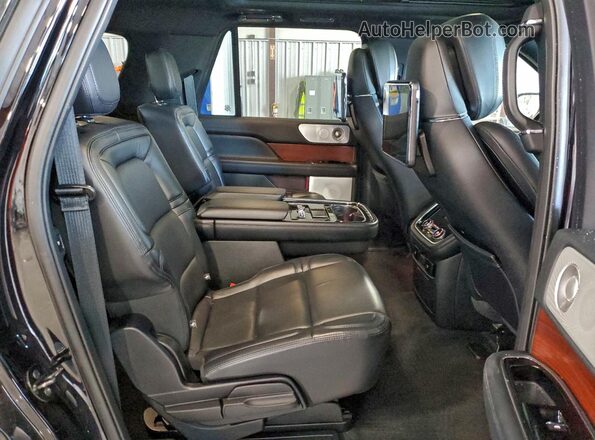 5LMJJ3LT9MEL00906 2021 LINCOLN NAVIGATOR Black Widok wnętrza z tyłu