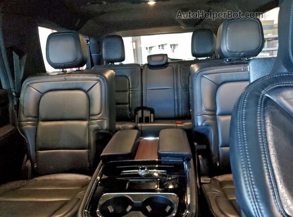 5LMJJ3LT9MEL00906 2021 LINCOLN NAVIGATOR Black Widok tylnych siedzeń