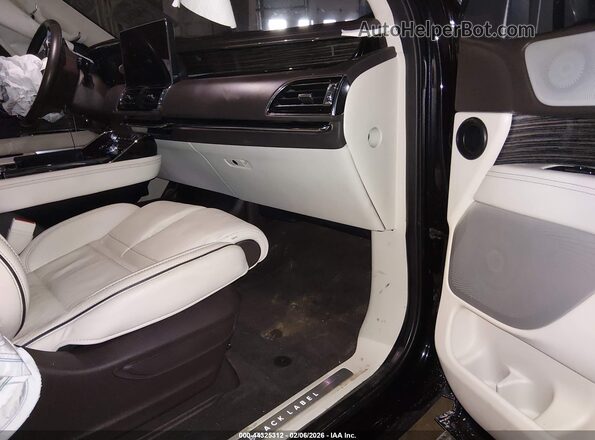 5LMJJ3TG8PEL09877 2023 LINCOLN NAVIGATOR Black Widok wnętrza z przodu