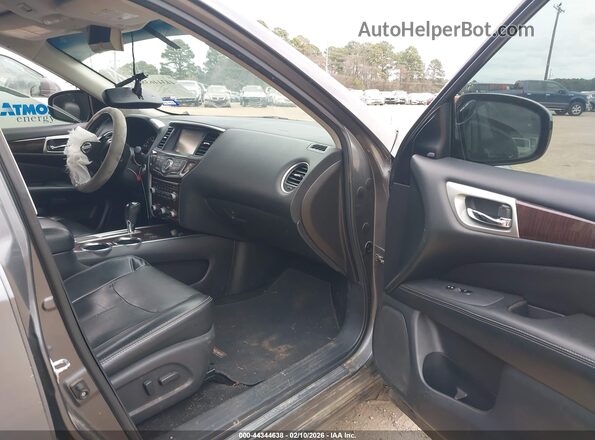 5N1AR2MN3GC615061 2016 NISSAN PATHFINDER Gray Front interior view