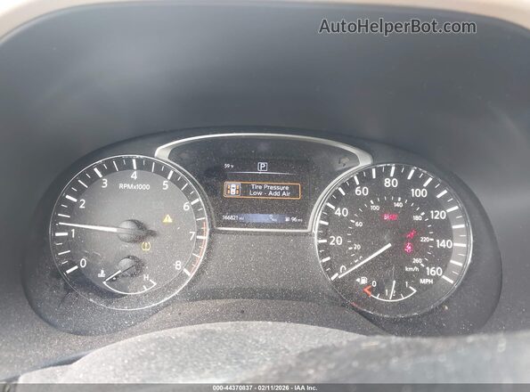 5N1AR2MN7GC610350 2016 NISSAN PATHFINDER Красный Вид задних сидений
