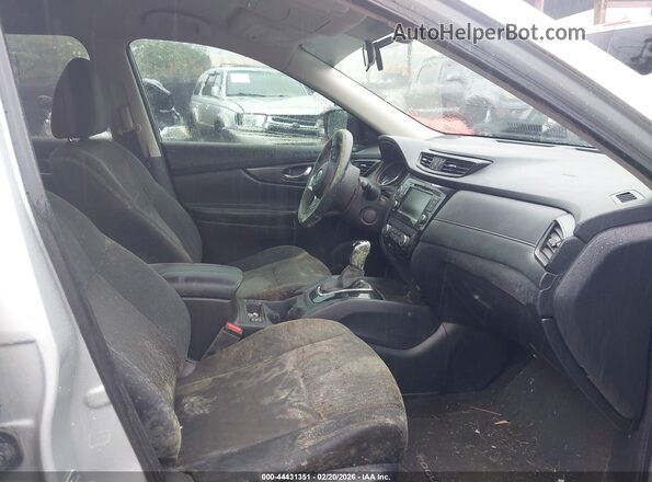 5N1AT2MT0JC713553 2018 NISSAN ROGUE Silver Front interior view