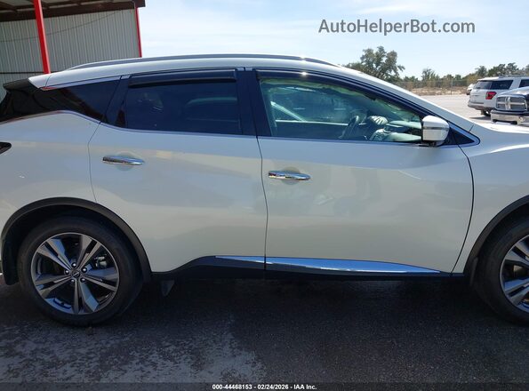 5N1AZ2DJ3RC118866 2024 NISSAN MURANO White Widok wnętrza z tyłu
